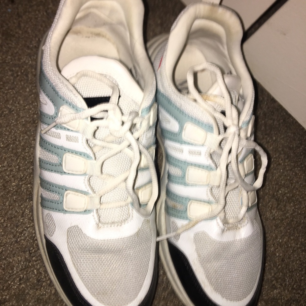 Sneakers - Picture 2 of 4